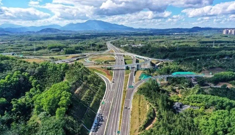 海南省萬寧至洋浦高速公路第二代建段環境保護、景觀及服務設施工程(項目名稱)